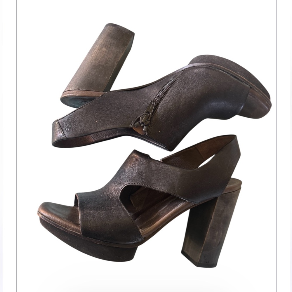 Calico Women's Black Leather Open-Toe Block Heel platform Sandals